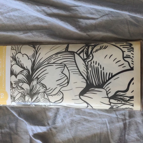 Free Add On RoomMates Peel & Stick Wall Decals New Black & White Peony Decals - Picture 4 of 12